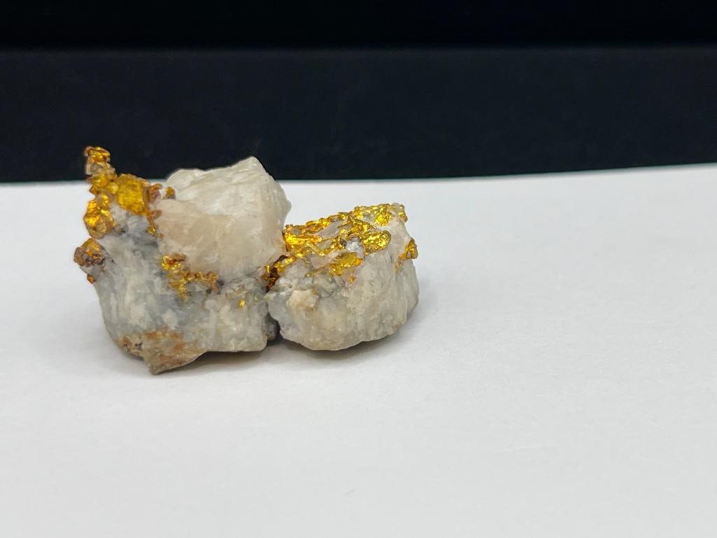 IMPRESSIVE CRYSTALINE GOLD AND QUARTZ NATURAL SPECIMEN - 3