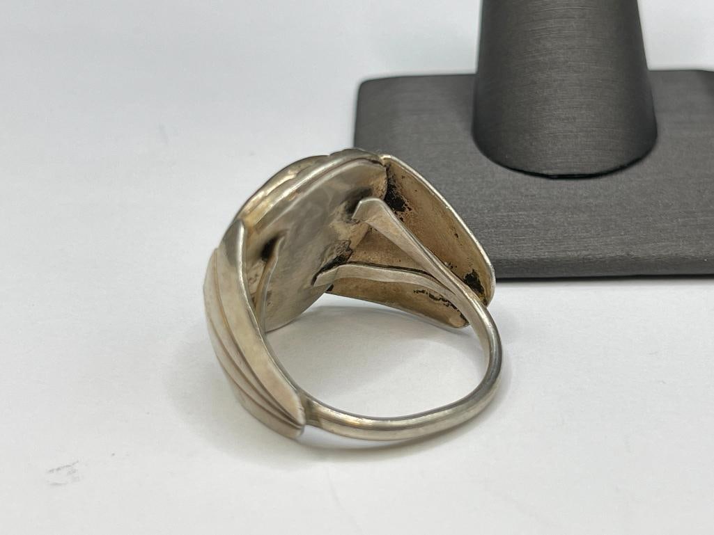 VINTAGE MEN'S STERLING SILVER TURQUOISE RING FETURING NATIVE AMERICAN DESIGN - 5
