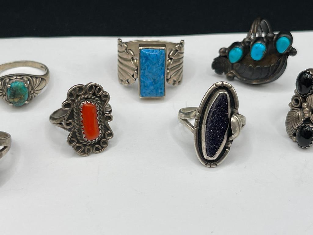 10 VINTAGE STERLING SILVER RINGS INCLUDING NAVAJO TURQUOISE DESIGNS AND MEXICO MADE PIECES - 4