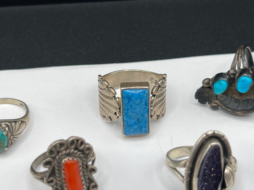 10 VINTAGE STERLING SILVER RINGS INCLUDING NAVAJO TURQUOISE DESIGNS AND MEXICO MADE PIECES - 5