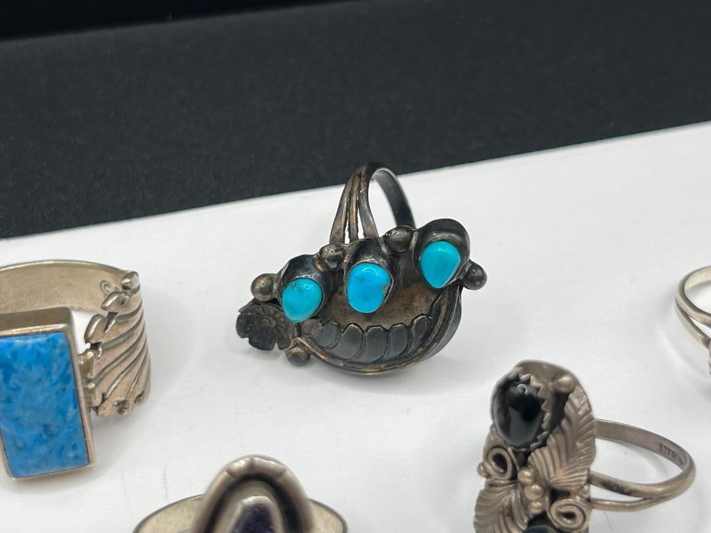 10 VINTAGE STERLING SILVER RINGS INCLUDING NAVAJO TURQUOISE DESIGNS AND MEXICO MADE PIECES - 7