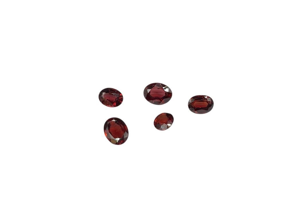 FIVE OVAL CUT GARNETS: 6.2CTTW 