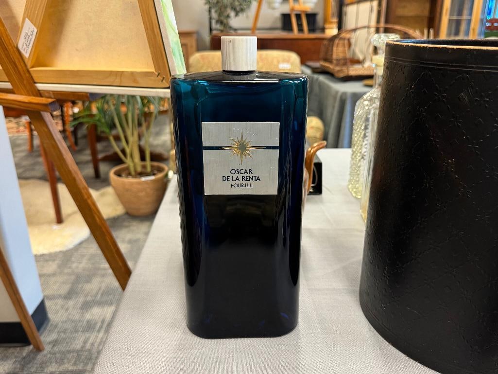 DEPARTMENT STORE PERFUME / PARFUME FACTICE OSCAR DE LA RENTA LARGE DISPLAY FRAGRANCE BOTTLE - 2
