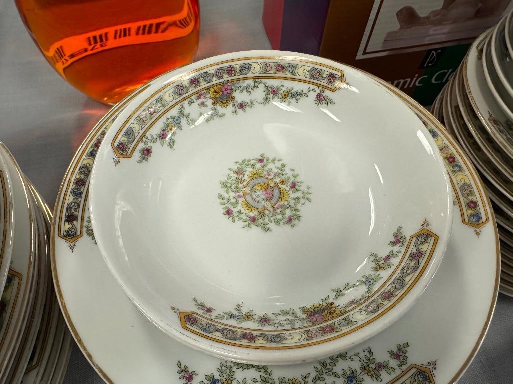 HEINRICJ & CO SELB BAVARIA IMPERIAL CHINA SET 10899 / HC26 - 16