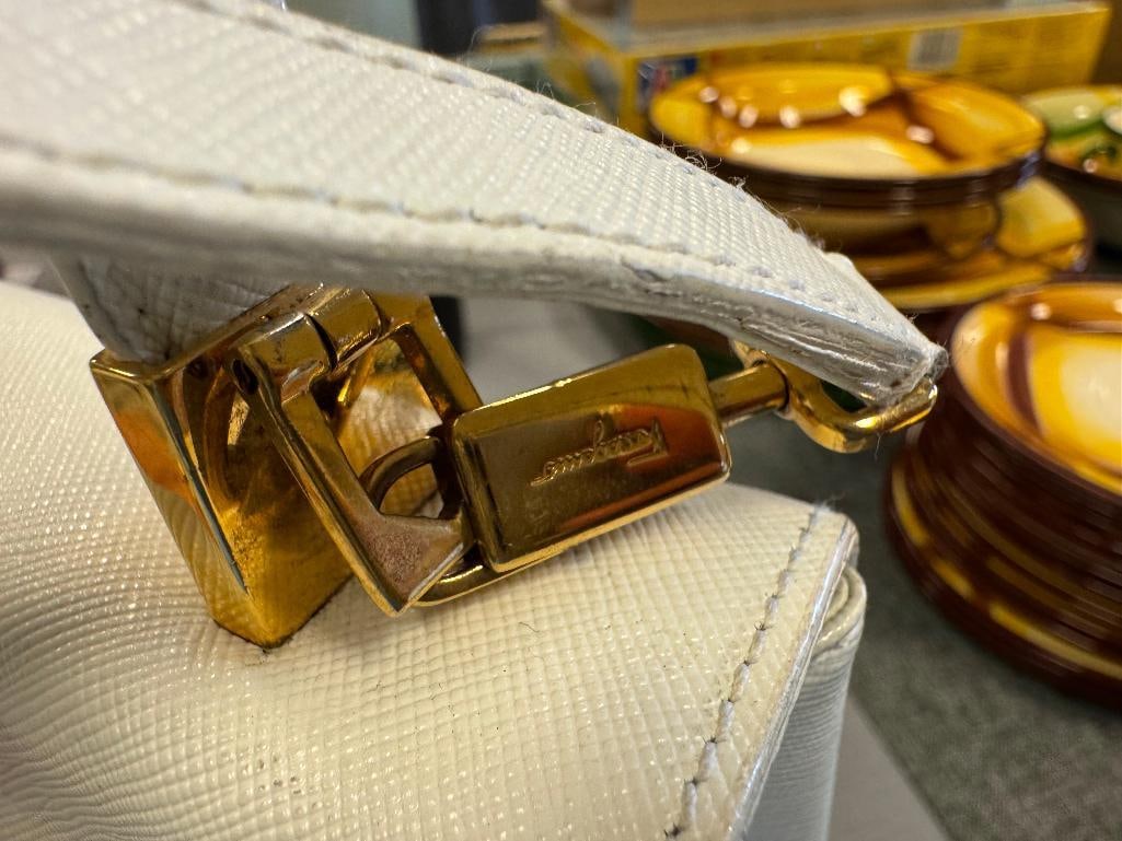 SALVATORE FERRAGAMO 2-WAY HANDBAG NO. AQ-21 0160 WHITE LEATHER BRASS HARDWARE MADE IN ITALY - 8