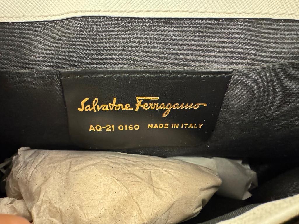 SALVATORE FERRAGAMO 2-WAY HANDBAG NO. AQ-21 0160 WHITE LEATHER BRASS HARDWARE MADE IN ITALY - 9