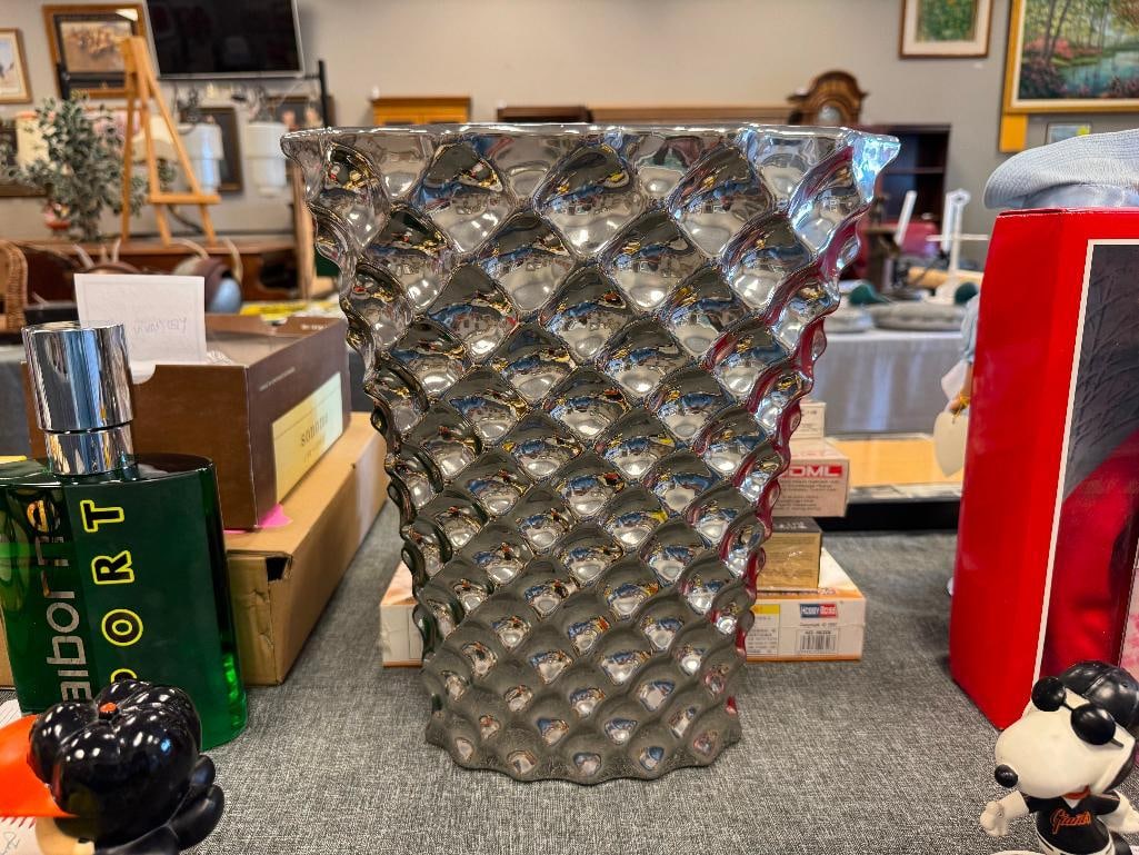 Z GALLIERIE PATRON SILVER GEOMETRIC DESIGN CERAMIC VASE IN CHROME FINISH - 2