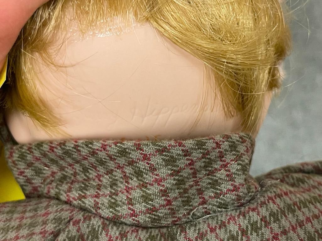 FIVE PORCELAIN DOLLS WITH OUTFITS AND ACCESORIES - 15