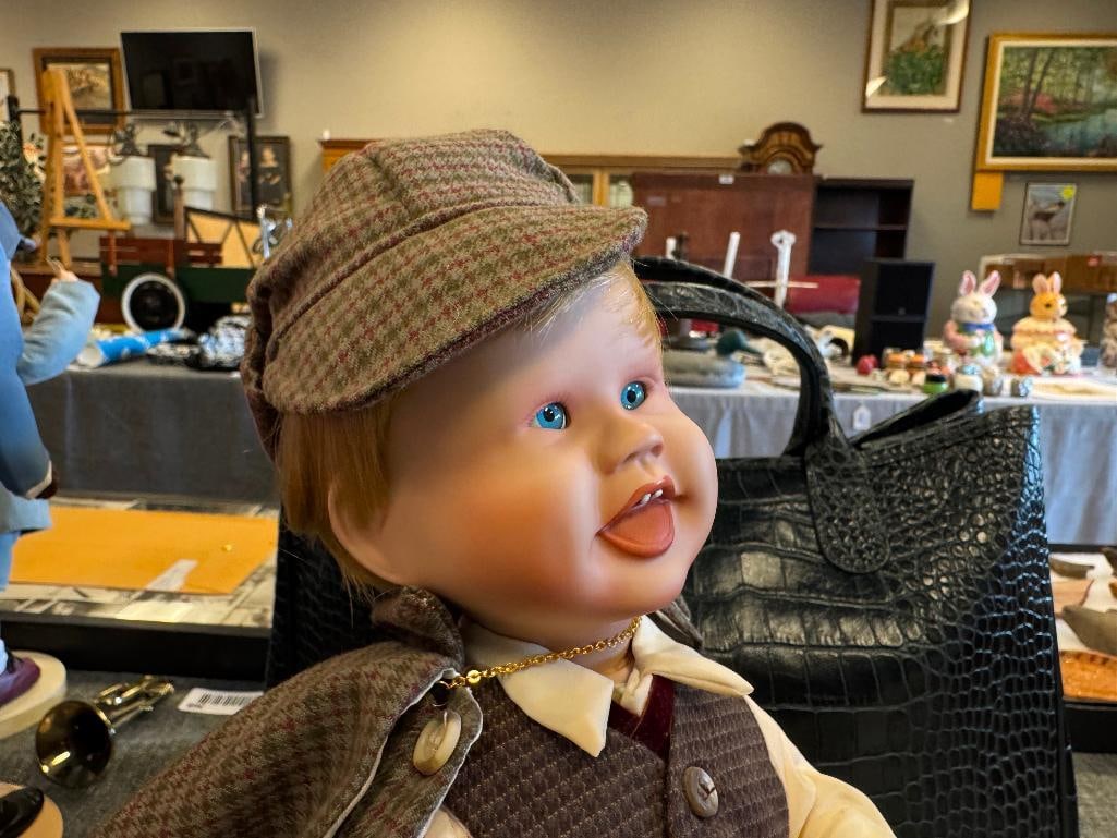 FIVE PORCELAIN DOLLS WITH OUTFITS AND ACCESORIES - 9