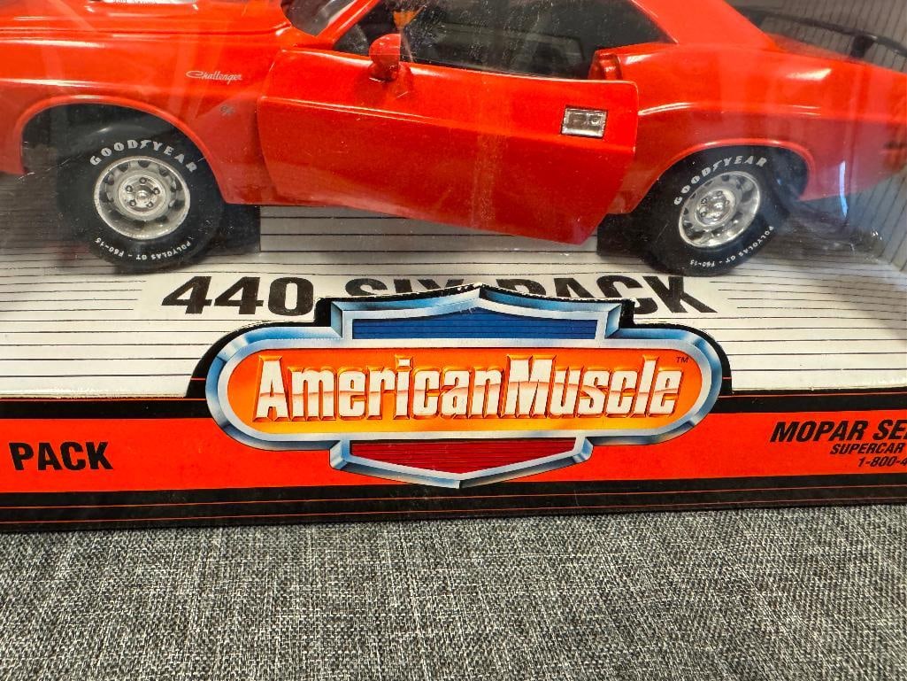 AMERICAN MUSCLE 1/18 DIE-CAST MODEL 1970 440 SIX PACK ISSUE # 2 - 3