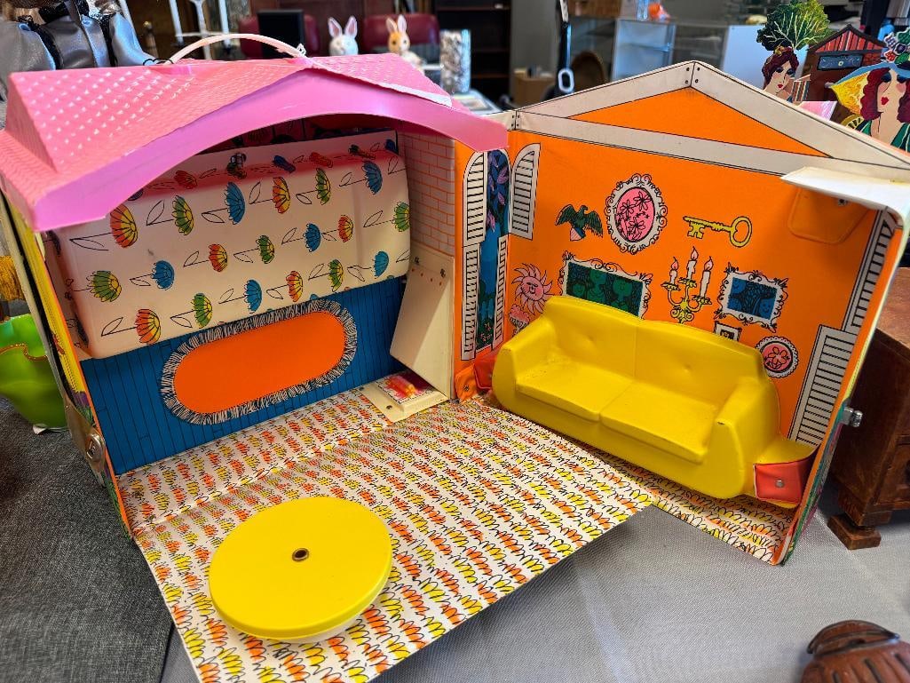 1966 THE WORLD OF BARBIE HOUSE BY MATTEL VINYL AND PLASTIC PLAYHOUSE - 5