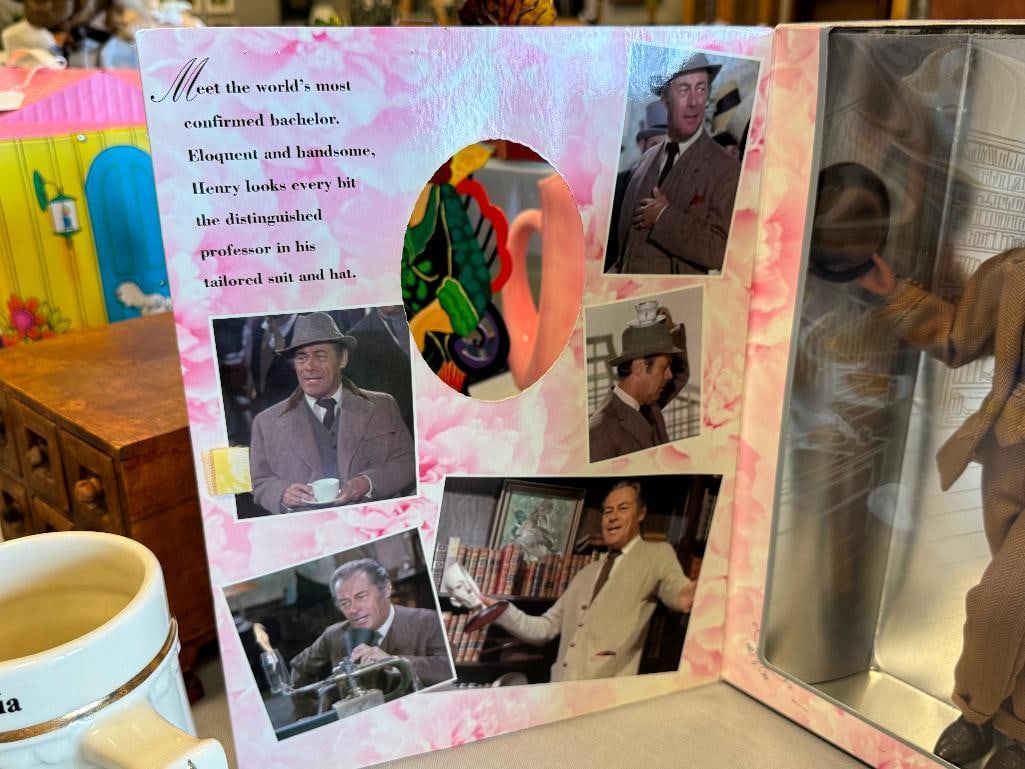 BARBIE COLLECTORS EDITION HOLLYWOOD LEGENDS KEN AS HENRY HIGGINS AND 40TH ANNIVERSARY BARBIE - 11