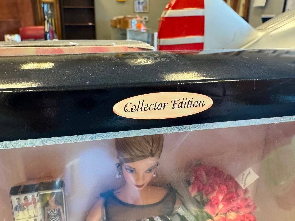 BARBIE COLLECTORS EDITION HOLLYWOOD LEGENDS KEN AS HENRY HIGGINS AND 40TH ANNIVERSARY BARBIE - 4