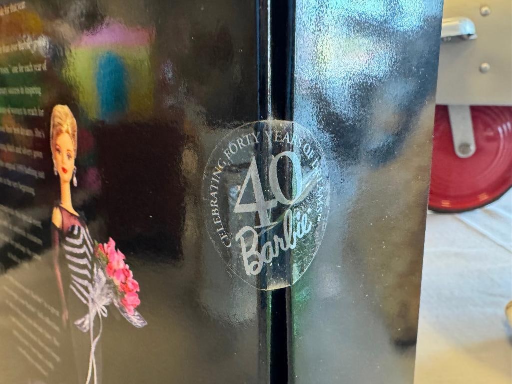 BARBIE COLLECTORS EDITION HOLLYWOOD LEGENDS KEN AS HENRY HIGGINS AND 40TH ANNIVERSARY BARBIE - 6