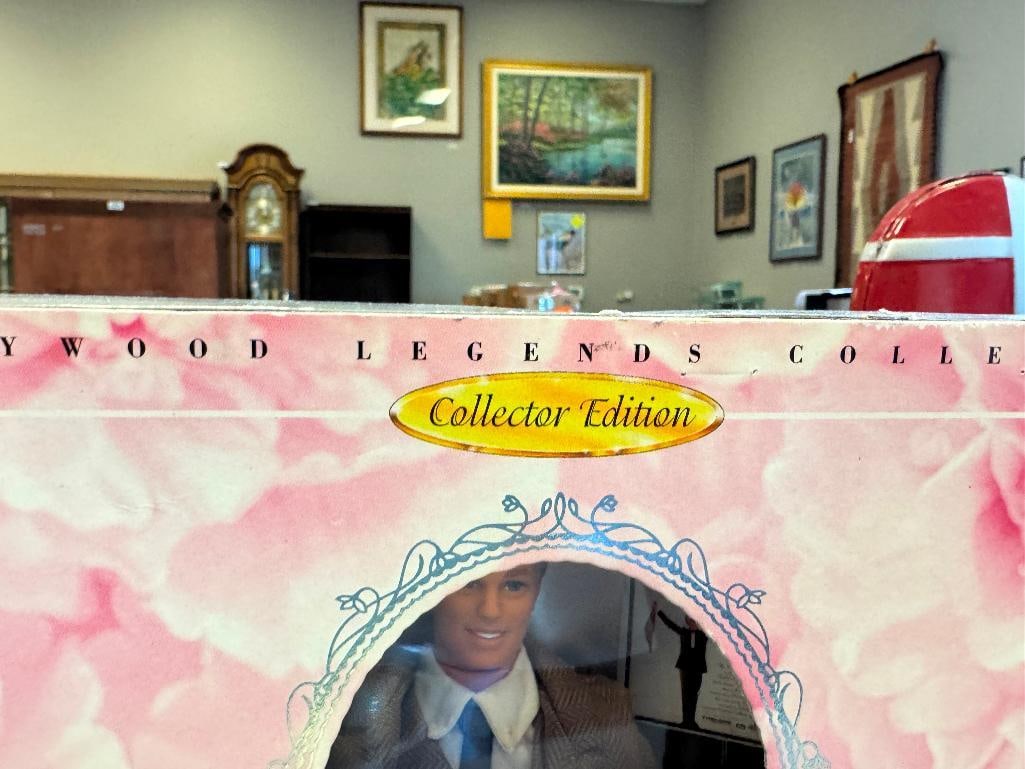 BARBIE COLLECTORS EDITION HOLLYWOOD LEGENDS KEN AS HENRY HIGGINS AND 40TH ANNIVERSARY BARBIE - 9