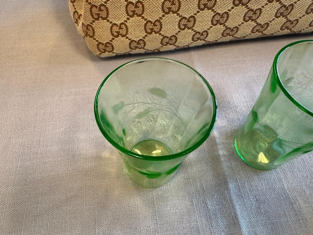 DEPRESSION ERA URANIUM GLASS BY ANCHOR HOCKING BRIGHT GLOW UNDER BLACKLIGHT - 11