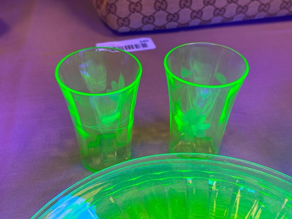 DEPRESSION ERA URANIUM GLASS BY ANCHOR HOCKING BRIGHT GLOW UNDER BLACKLIGHT - 3