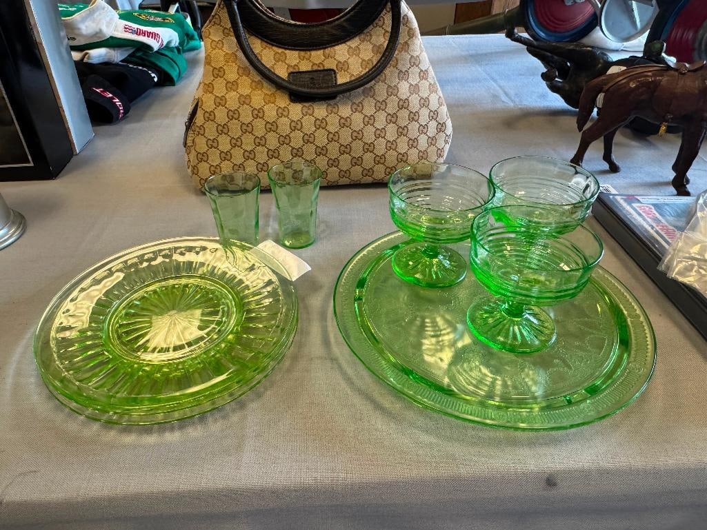 DEPRESSION ERA URANIUM GLASS BY ANCHOR HOCKING BRIGHT GLOW UNDER BLACKLIGHT - 6
