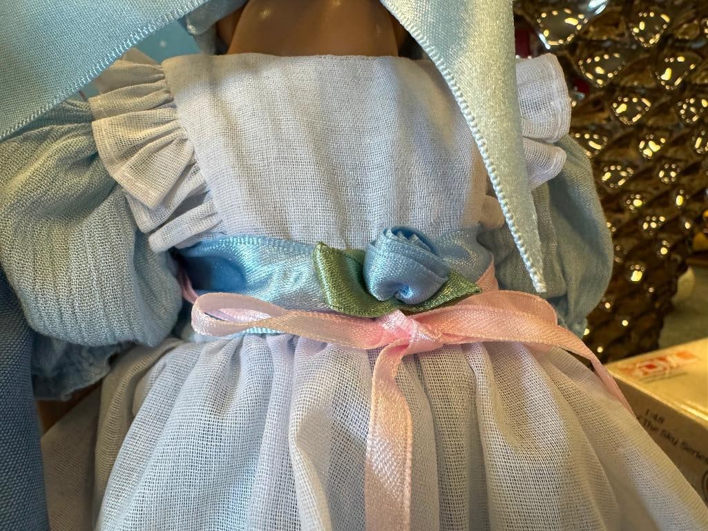 VINYL, COMPOSITE, AND PORCELAIN DOLLS EFFANBEE AND ELKE HUTCHENS DOLLS - 13