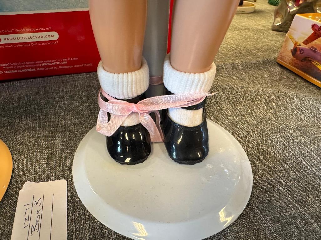 VINYL, COMPOSITE, AND PORCELAIN DOLLS EFFANBEE AND ELKE HUTCHENS DOLLS - 14