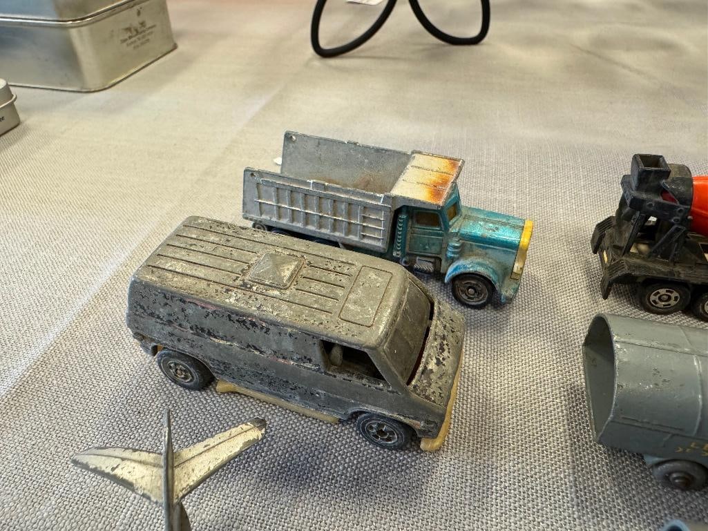 VINTAGE LESNEY, HOTWHEELS, TOOTSIE TOY, TOMICA, DINKY DIE-CAST 1/6 SCALE TOY CARS - 10