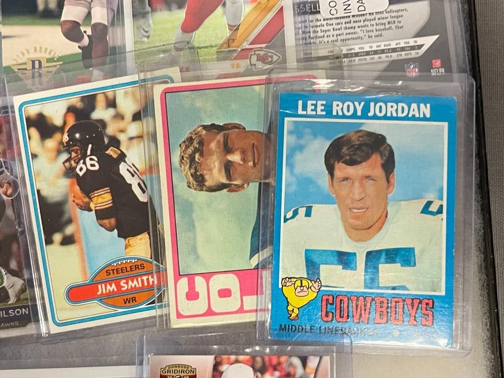 TWENTY ASSORTED NFL FOOTBALL SPORT PLAYER CARDS BARRY SANDERS, JOHN ELWAY, BRETT FAVRE - 4