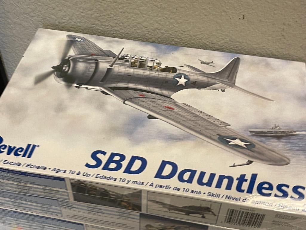 SIX WWI / WWII AIRCRAFT PLASTIC KIT MODELS REVELL, MONOGRAM, TAMIYA 1/32 AND 1/48 SCALE - 4