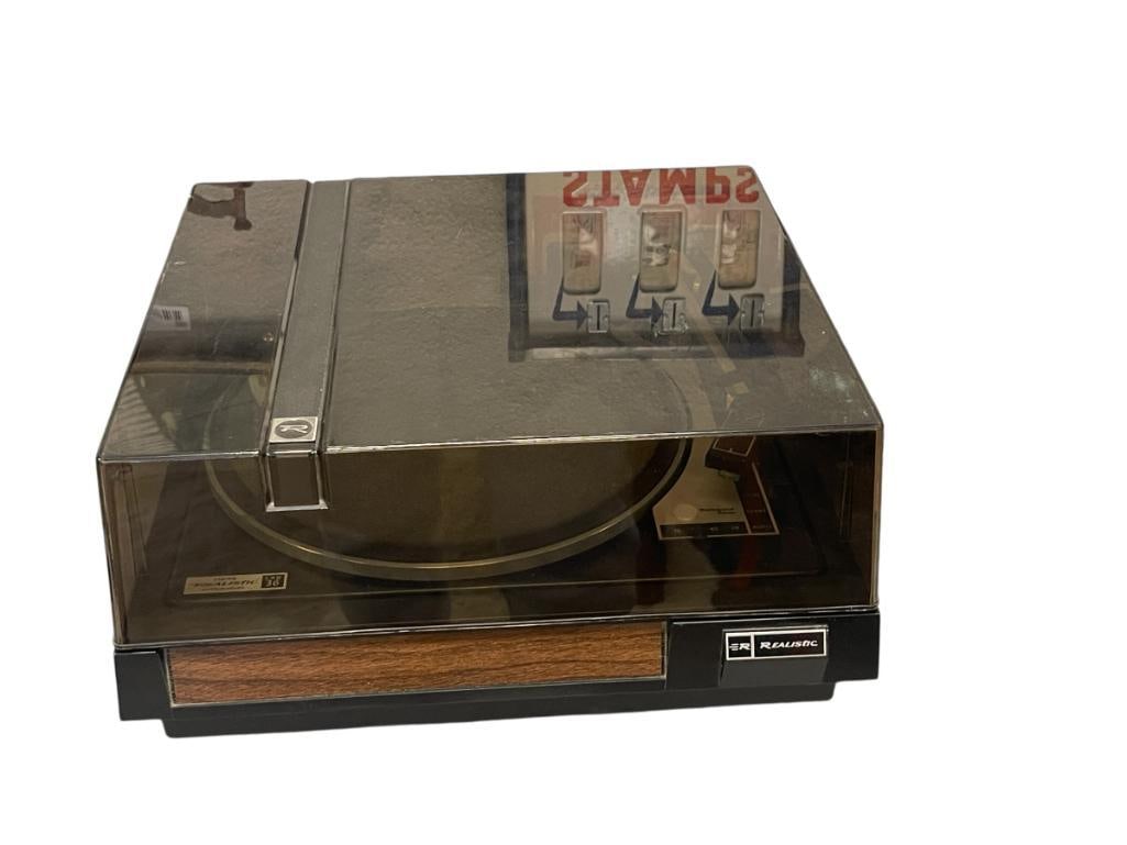 REALISTIC LAB 36 RADIO SHACK TURNTABLE PROFESSIONAL SERIES: INCLUDE FELT MAT, TESTED + 15" X 13" X 7 1/2"
