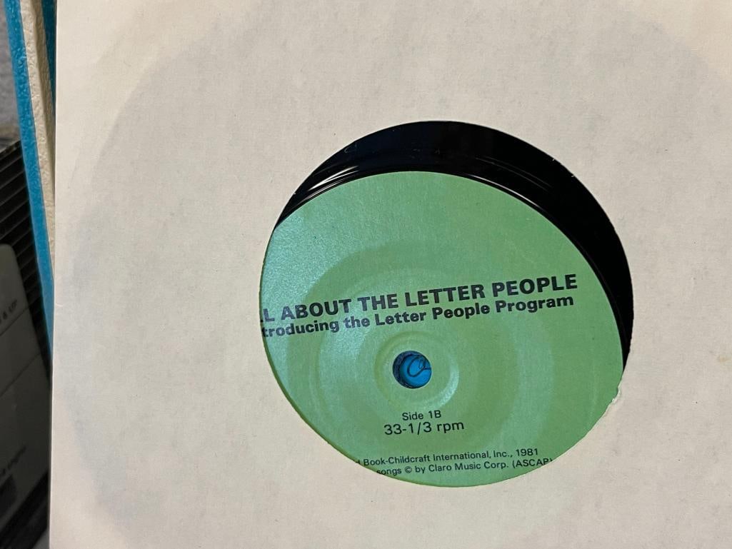 CIRCA 1970'S IMPERIAL PARTY TIME SOLID STATE RECORD PLAYER PLAYS 33 1/3 AND 45 RECORDS - 4