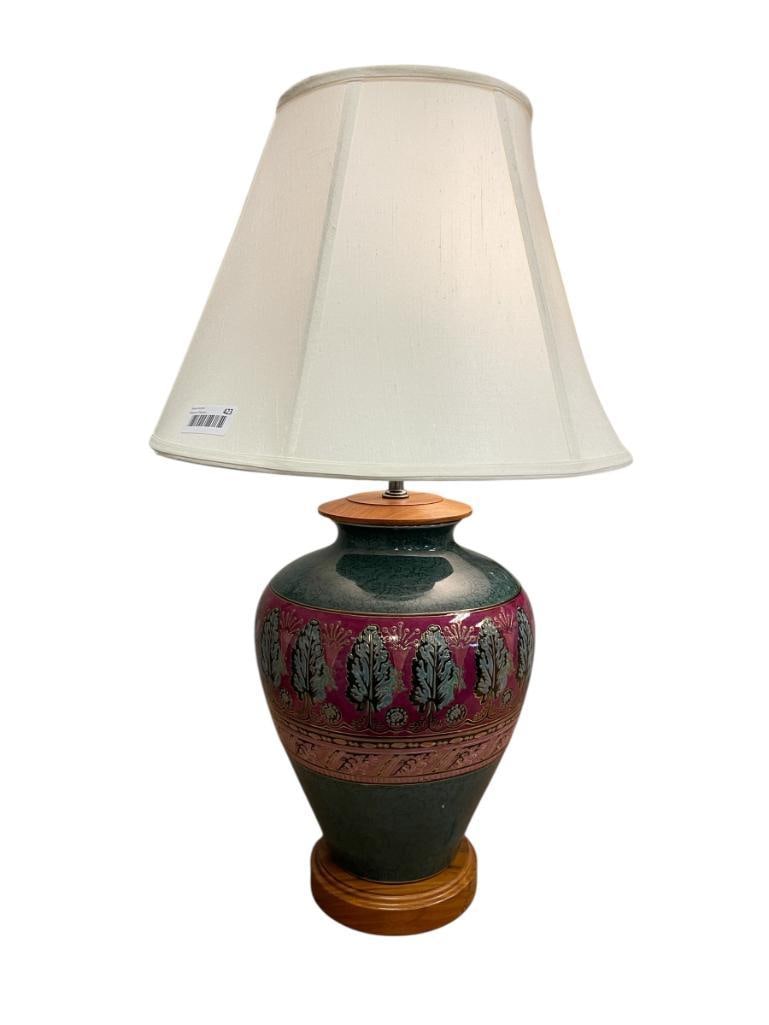 ASIAN-STYLED CERAMIC TABLE LAMP WITH LEAF DESIGN FIXED ON WOODEN BASE (1 of 6)