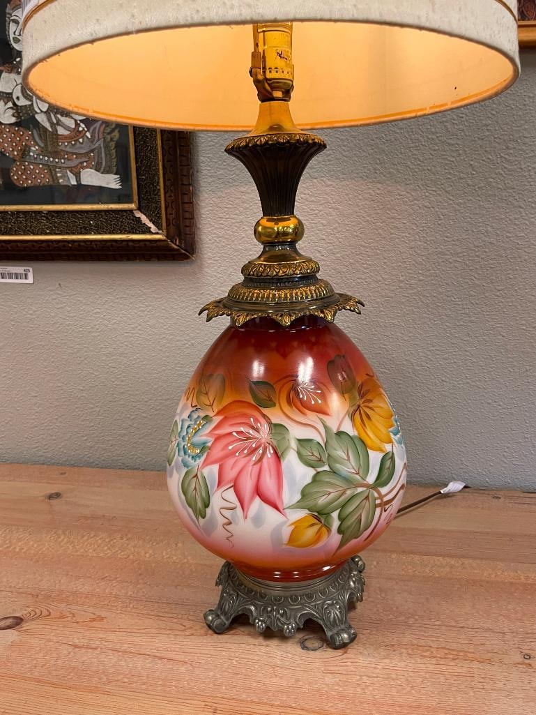 20TH CENTURY PAINTED GLASS LAMP WITH FLORAL DESIGN WITH BRASS FOOTED BASE - 2
