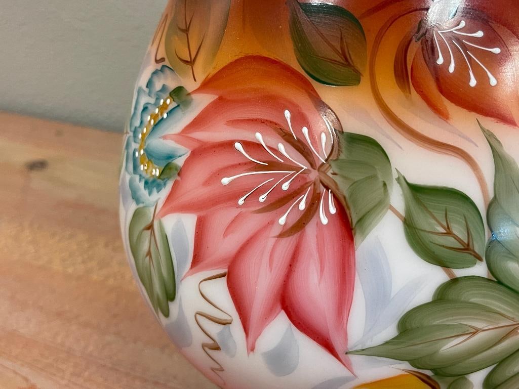 20TH CENTURY PAINTED GLASS LAMP WITH FLORAL DESIGN WITH BRASS FOOTED BASE - 3