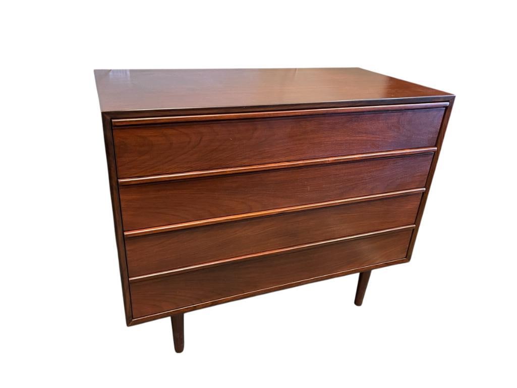 FOUR DRAWER MID-CENTURYU MODERN WALNUT CHEST OF DRAWERS MINIMALIST DESIGN (1 of 7)