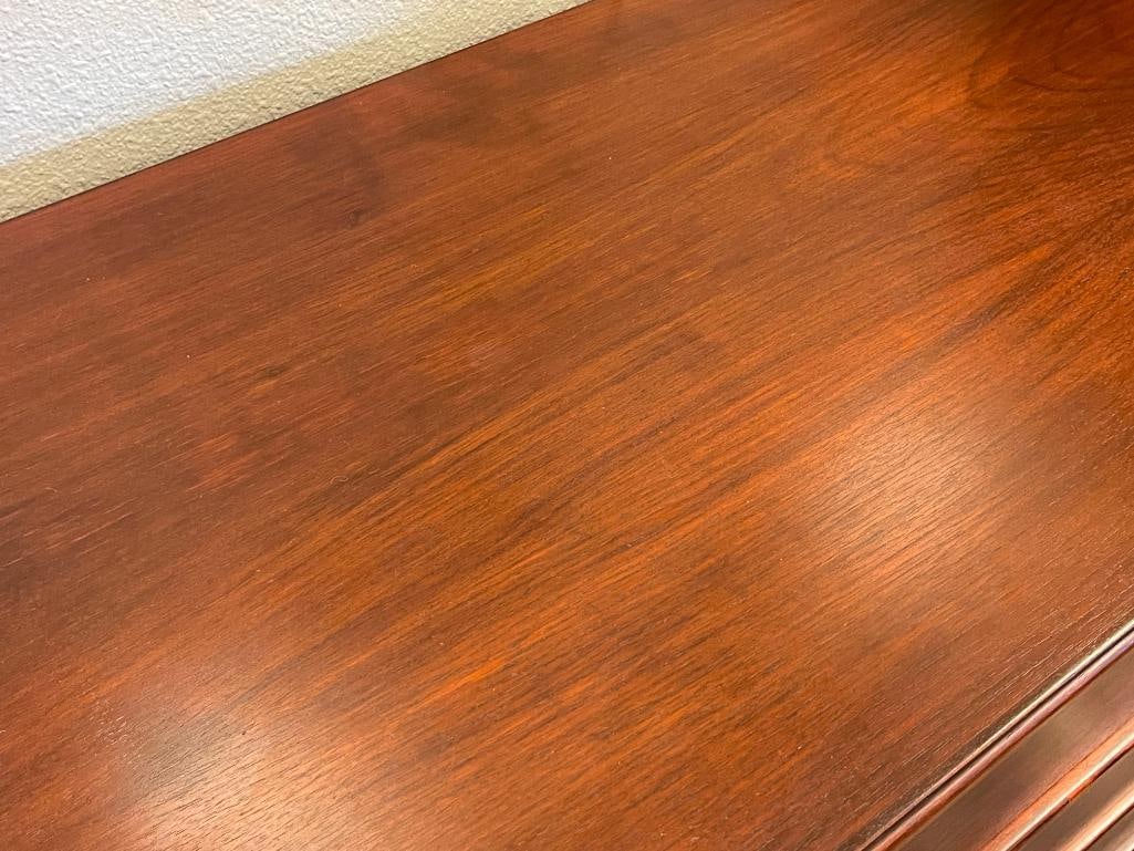 FOUR DRAWER MID-CENTURYU MODERN WALNUT CHEST OF DRAWERS MINIMALIST DESIGN - 5