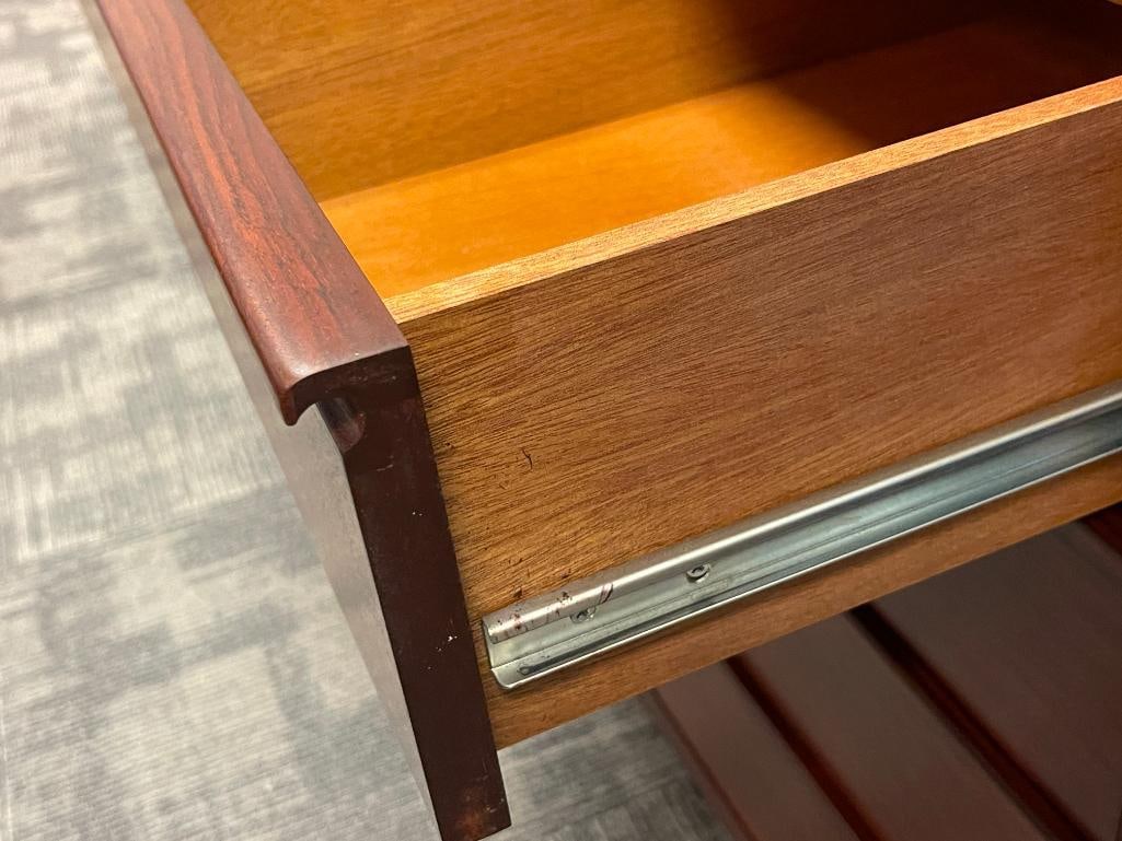 FOUR DRAWER MID-CENTURYU MODERN WALNUT CHEST OF DRAWERS MINIMALIST DESIGN - 7