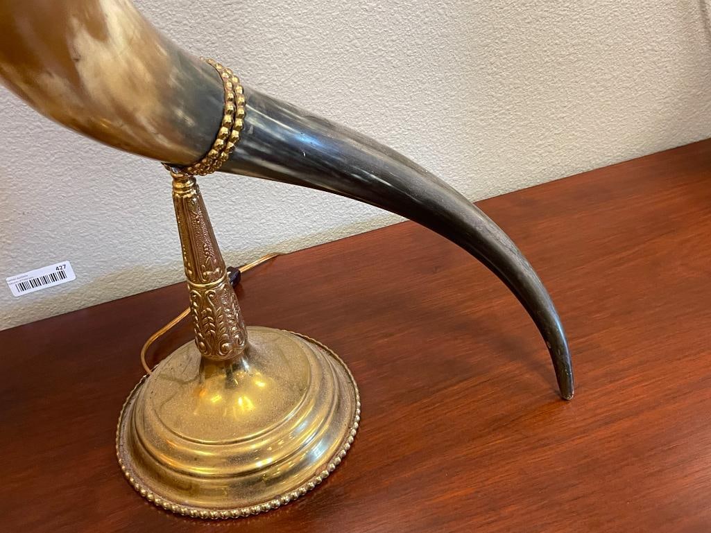 1970'S UNIQUE BRASS AND LARGE STEERHORN TABLE LAMP POSSIBLY CHAPMAN MANUFACTURING - 3