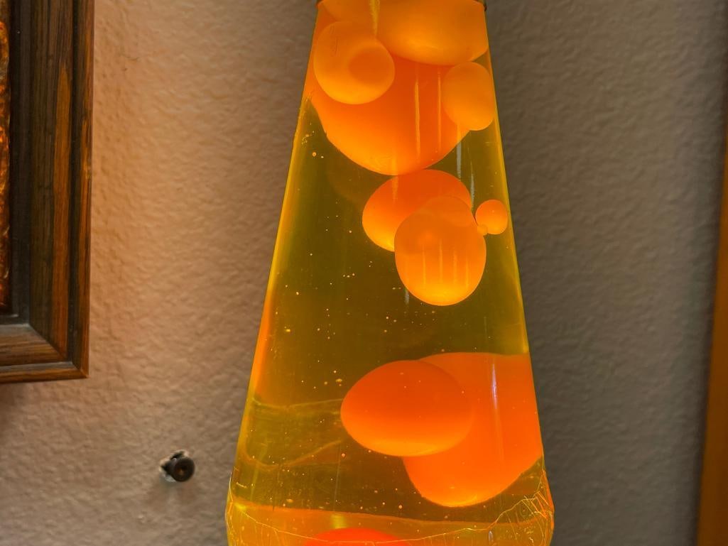 LAVA LAMP WITH SUNFLOWER ILLUSTRATED BASE AND TOP - 2