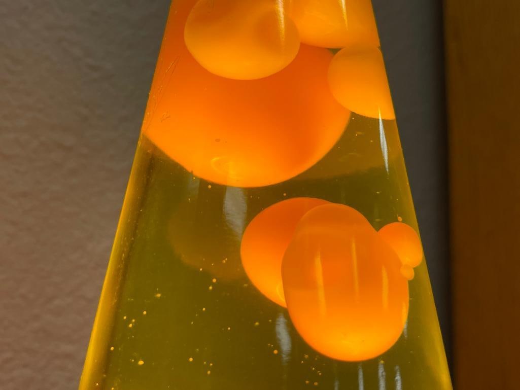 LAVA LAMP WITH SUNFLOWER ILLUSTRATED BASE AND TOP - 3