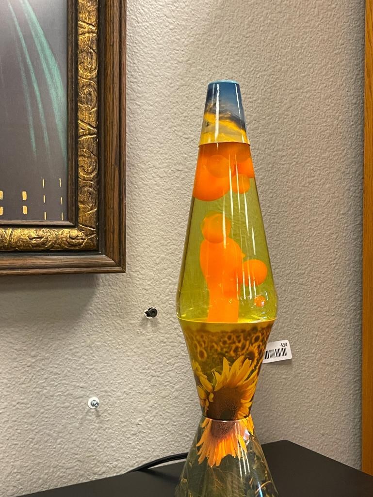 LAVA LAMP WITH SUNFLOWER ILLUSTRATED BASE AND TOP - 5
