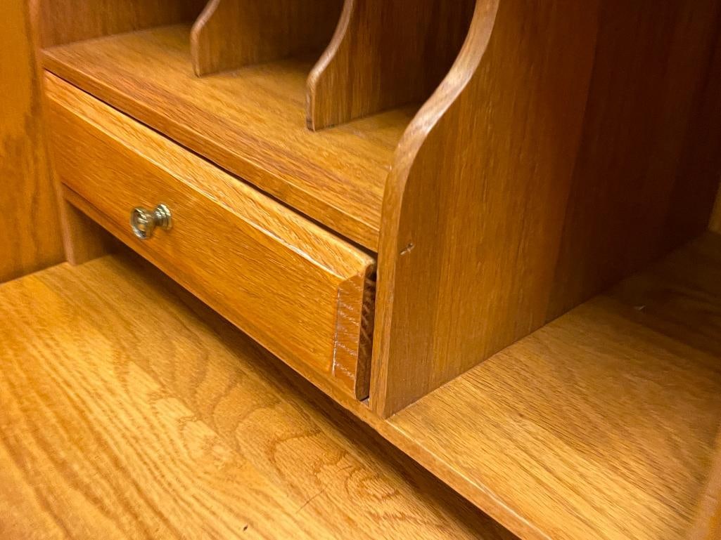 ETHAN ALLEN OAK DROP FRONT SECRETARYS DESK WITH BOOKCASE TOP - 7