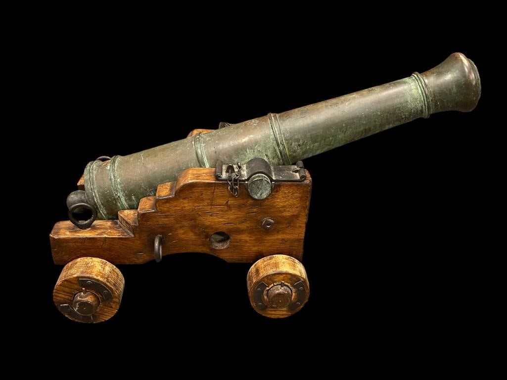 18TH CENTURY SHIP'S / MARITIME BRONZE CANON ON A WOODEN NAVAL CARRIAGE (1 of 14)