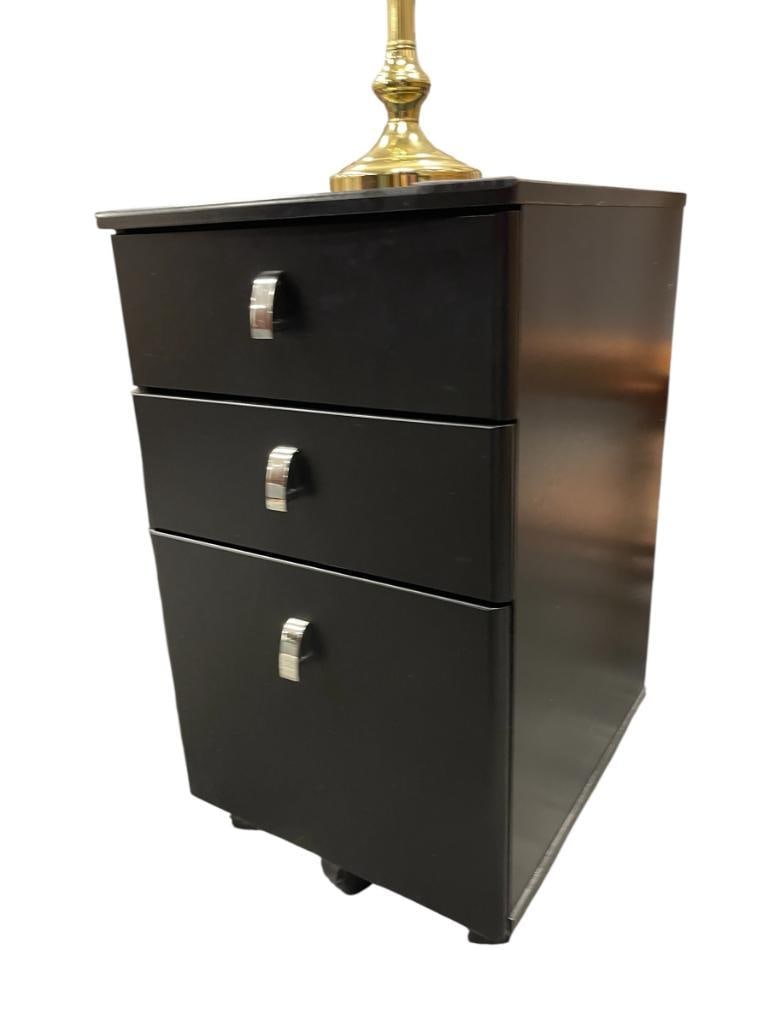 THREE DRAWER ROLLING FILING CABINET WITH CHROME FINISH HANDLES: LIKE-NEW CONDITION 16" X 19" X 27"