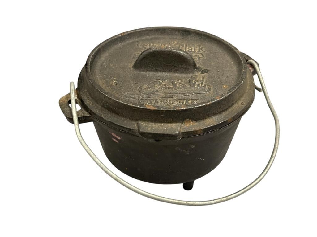 LEWIS & CLARK CAMP CHEF CAST IRON DUTCH OVEN BEAN POT (1 of 8)