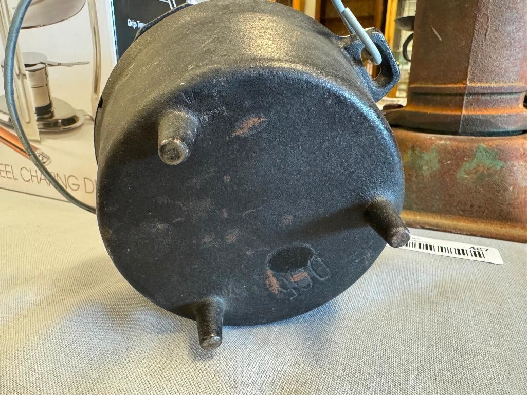 LEWIS & CLARK CAMP CHEF CAST IRON DUTCH OVEN BEAN POT - 7