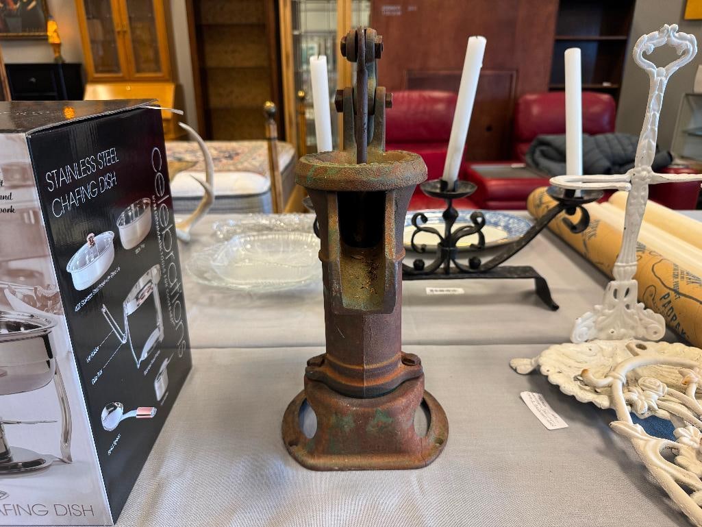 ANTIQUE CAST IRON PETERS PUMP CO. OF DAVENPORT, IOWA MOUNTABLE WATER PUMP - 2