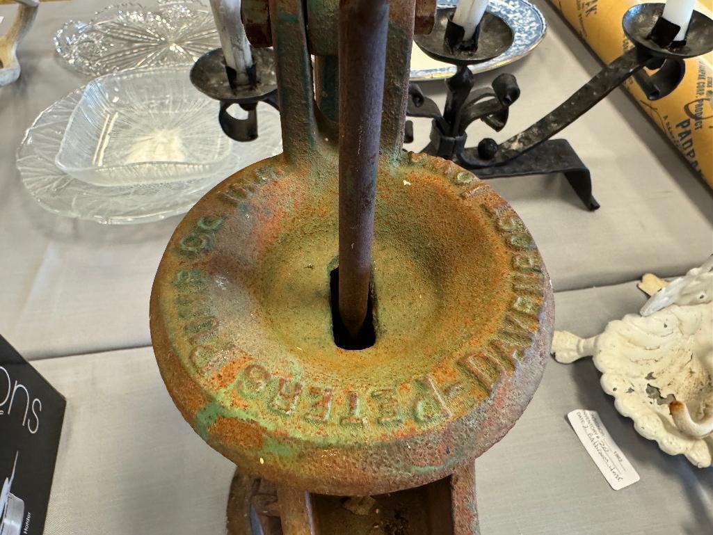 ANTIQUE CAST IRON PETERS PUMP CO. OF DAVENPORT, IOWA MOUNTABLE WATER PUMP - 4