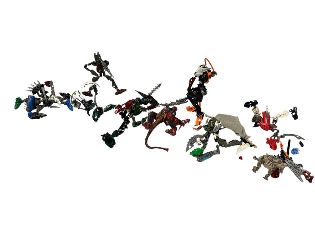 ASSORTED TOY LEGO BIONICLES TRANSFORMER ROBOTS: ASSORTED DESIGNS AND CHARACTERS 
