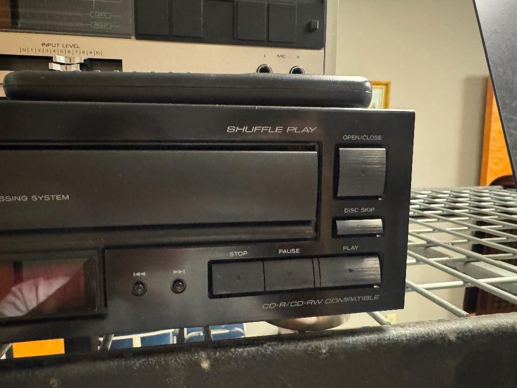 TEAC COMPACT DISC MULTI PLAYER PD-D2610 AND STUDIO STANDARD BY FISHER STEREO CASSETTE DECK - 6