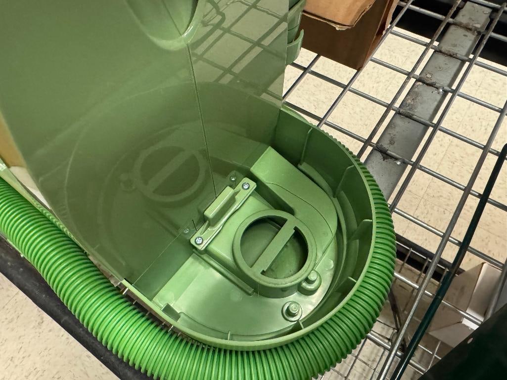 BISSELL LITTLEGREEN MULTI-PURPOSE CARPET AND UPHOLSTERY CLEANER MODEL 1400B - 5