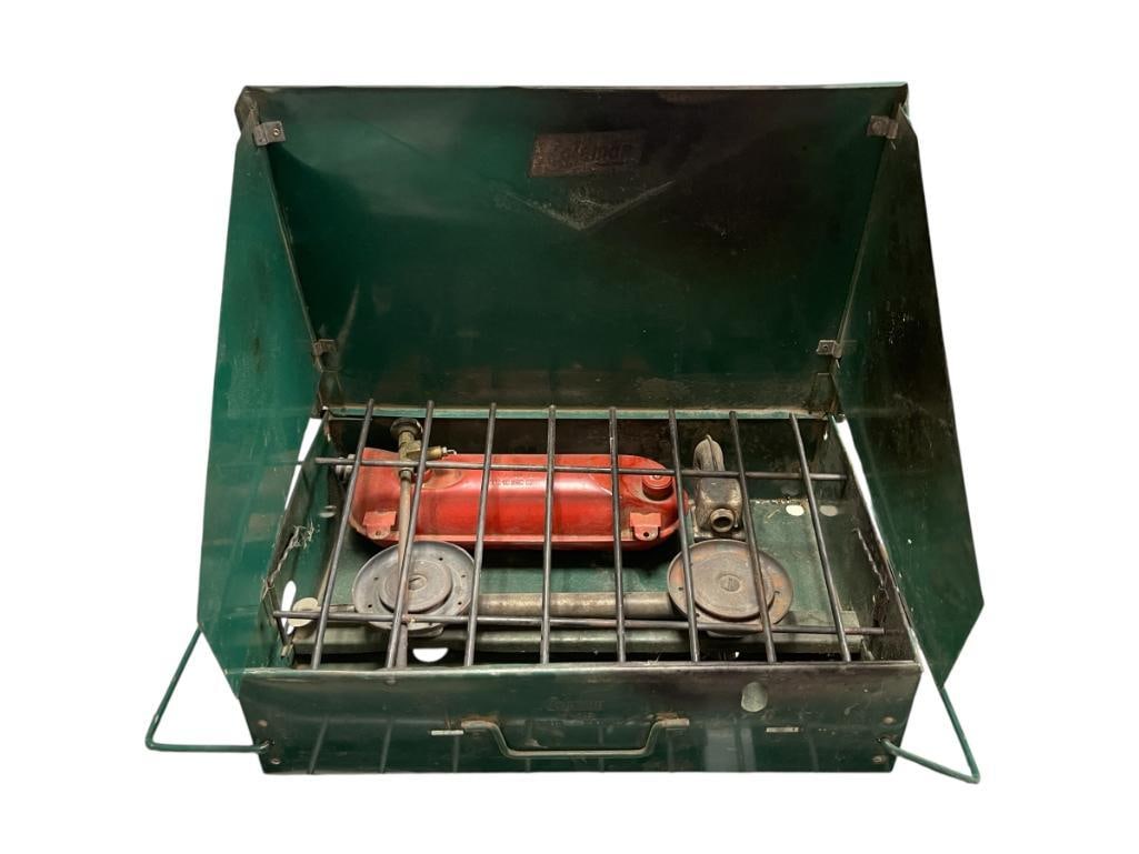 VINTAGE COLEMAN 425B PROPANE CAMPING STOVE (1 of 6)